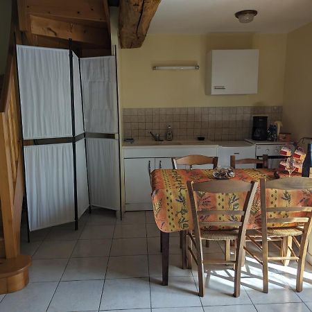 Domaine Viticole Philippe Deschamps Bed & Breakfast Beaujeu  Exterior photo